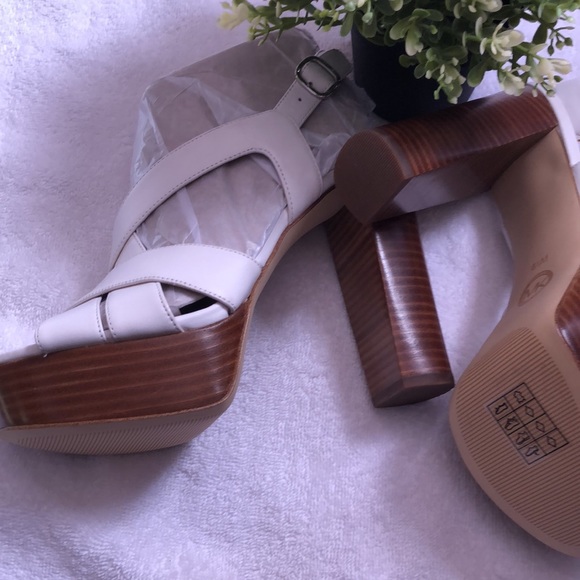 Michael kors shoes - Picture 3 of 7